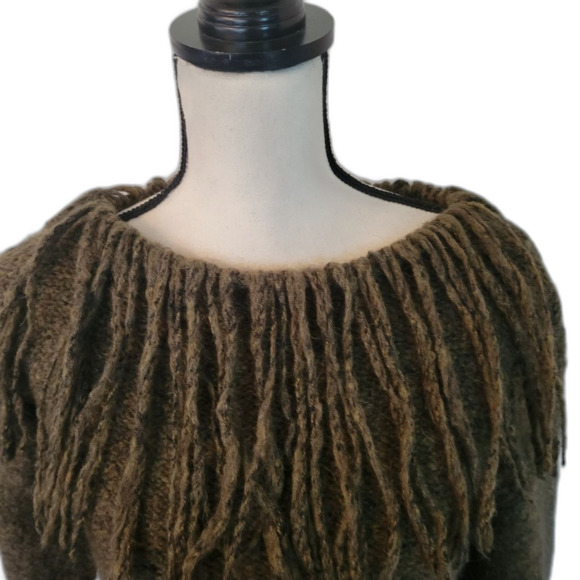 L&F Made In Italy Wool and Alpaca long sleeve sweater with fringe neck sz S - Picture 3 of 5